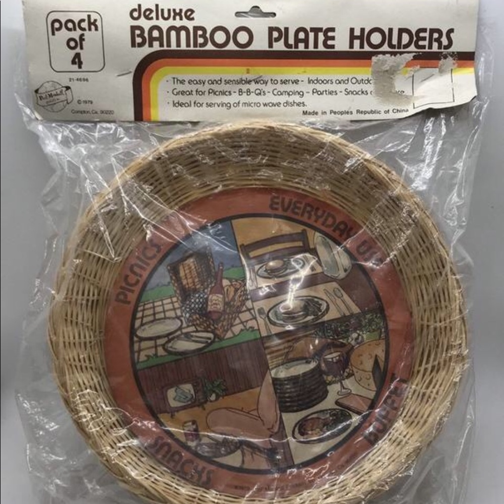 Vintage Deluxe Bamboo Plate Holders- set of 4